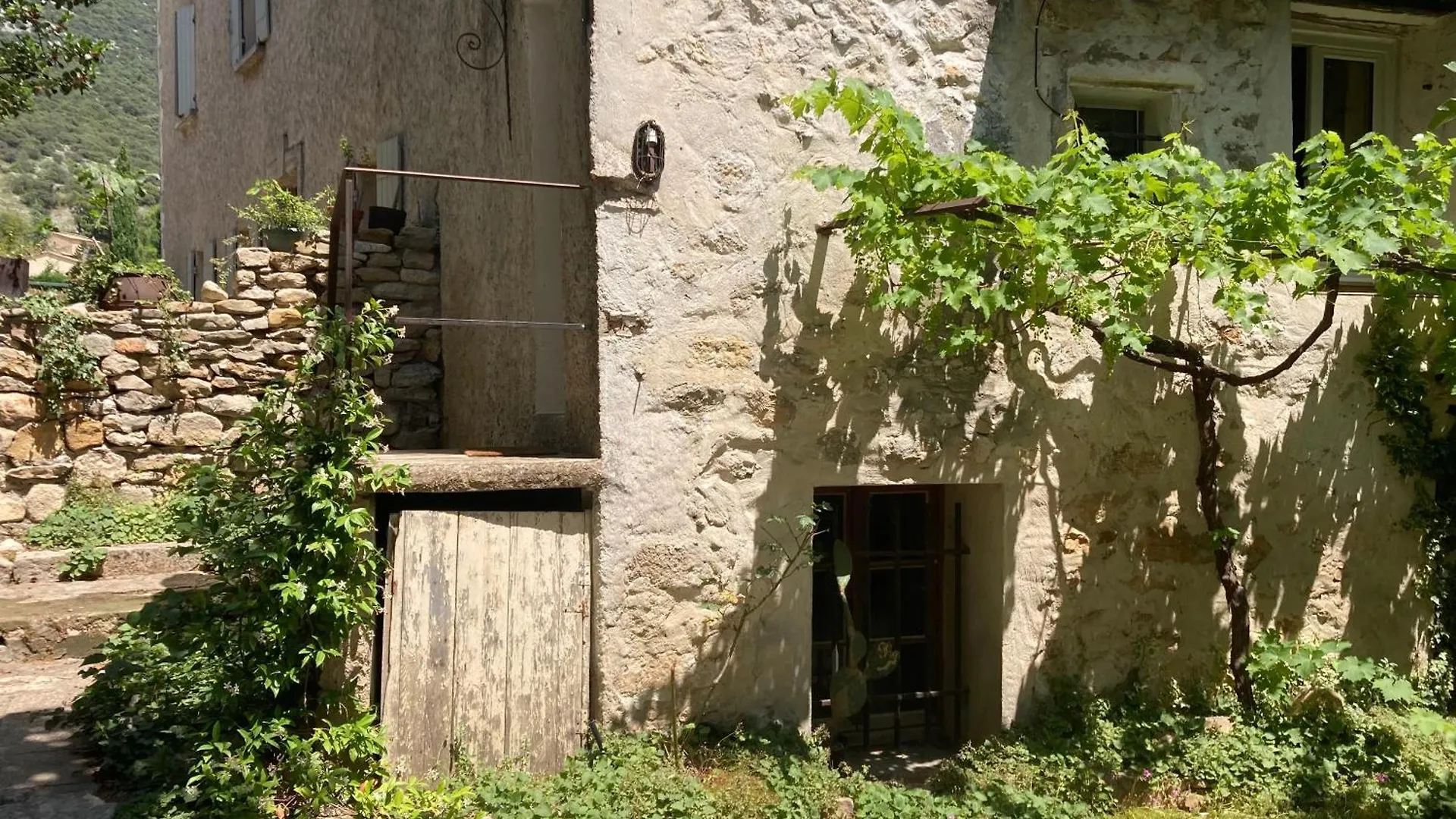 Gite A Rustrel